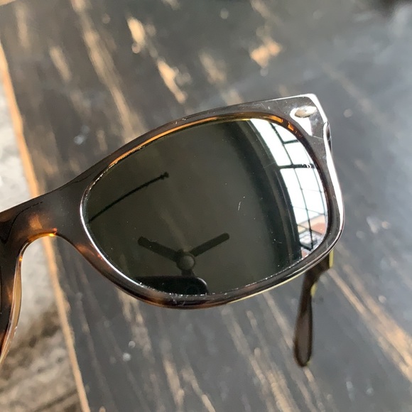 Ray-Ban New Wayfarer Tortoise Sunglasses - Picture 6 of 7